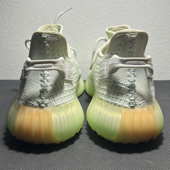 Yeezy Boost 350 V2 Hyperspace - Picture 4 of 6